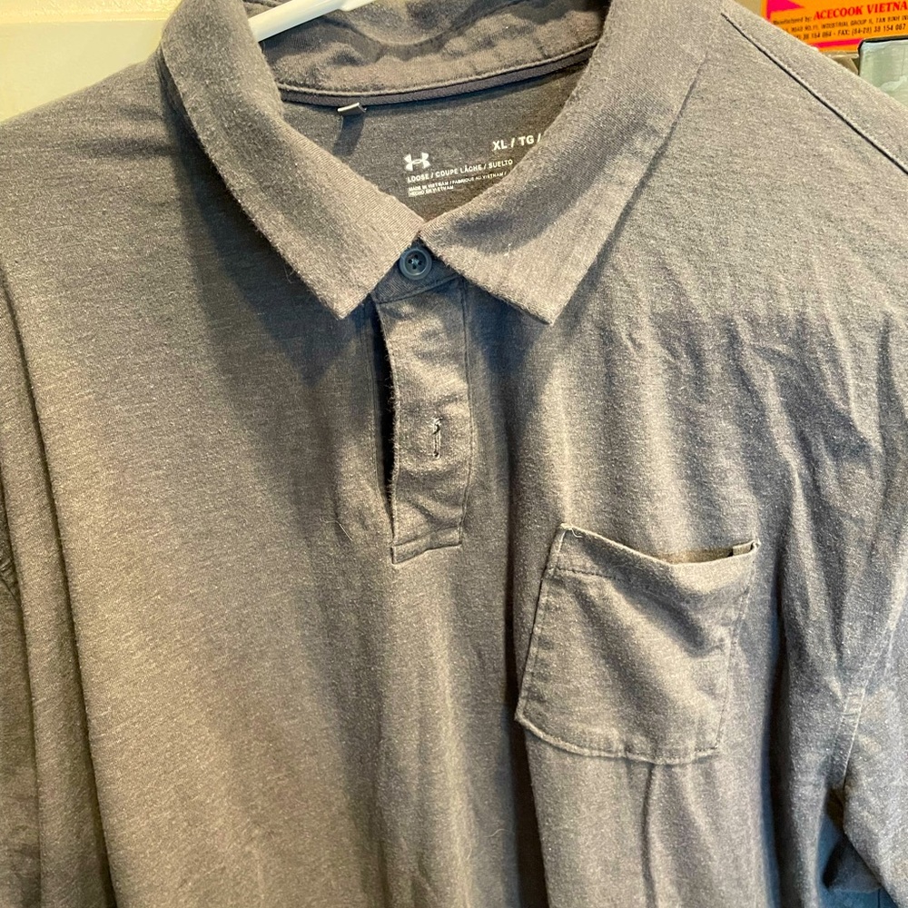Grey Short Sleeved Under Armour Heatgear Collared Shirt, Size XL